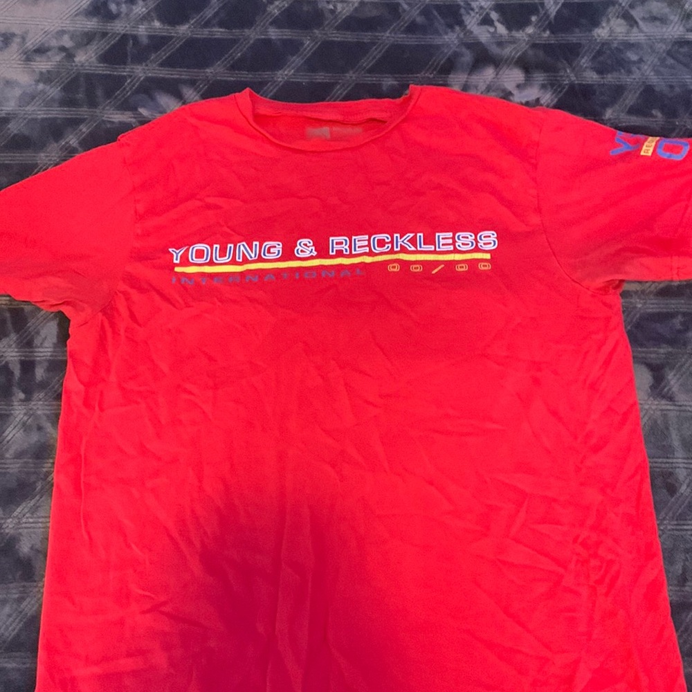 red tee